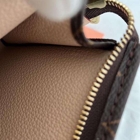 Louis Vuitton Monogram Toiletry 15 - Picture 12 of 12